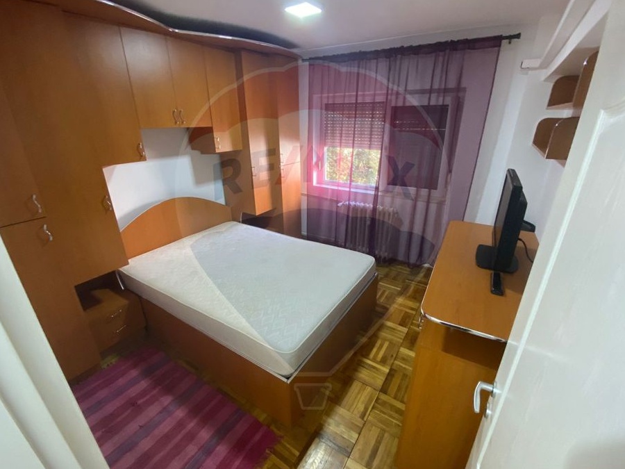Apartament cu 2 camere de închiriat în zona Piata Mica