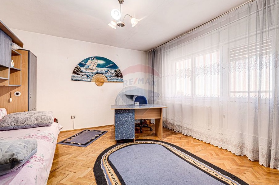 Apartament cu 2 camere de închiriat în zona Polivalenta