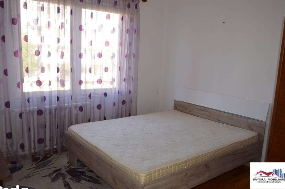 Apartament cu 2 Camere de Vanzare in Zona Pandurilor