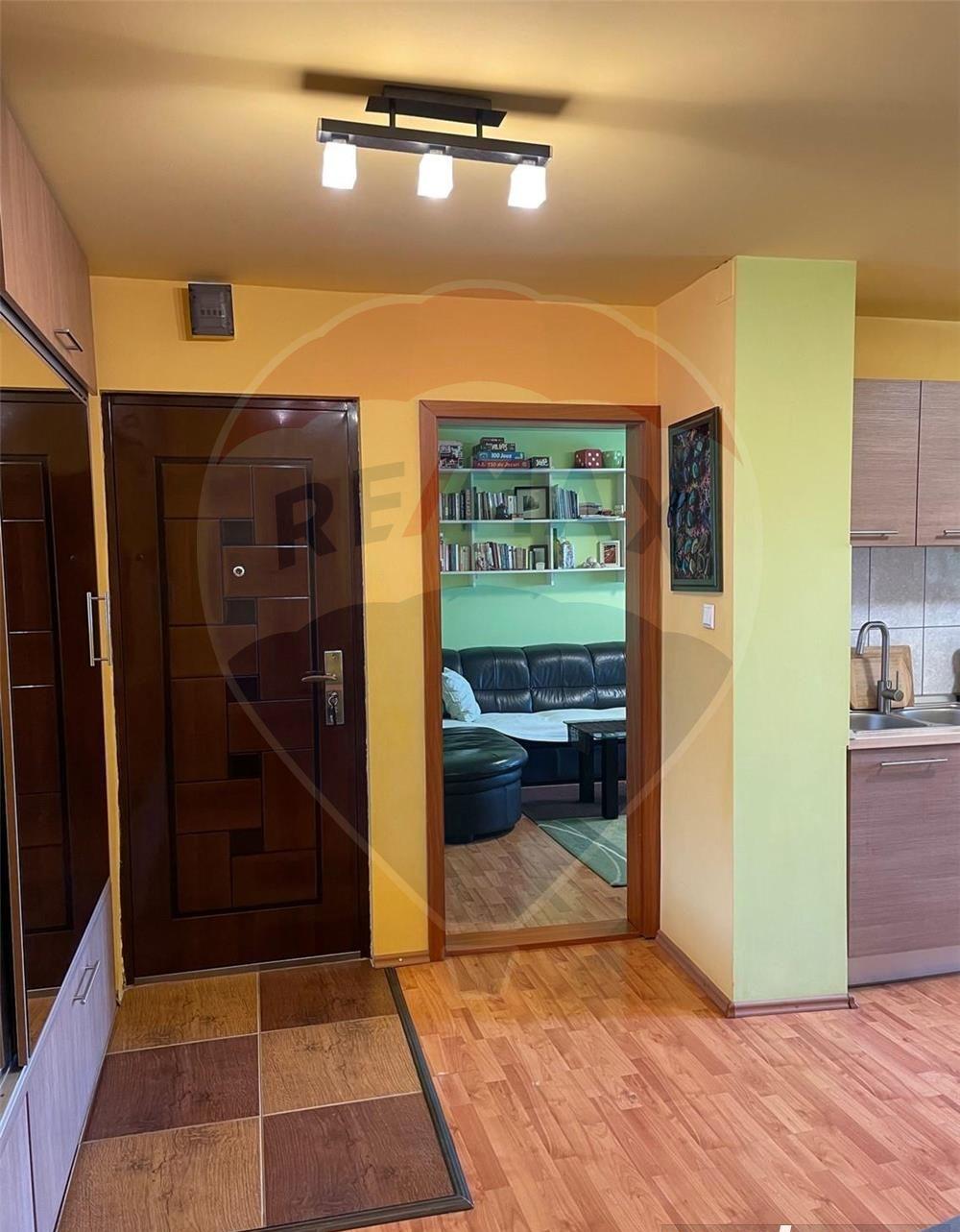 Apartament cu 2 camere de vânzare în zona Soarelui