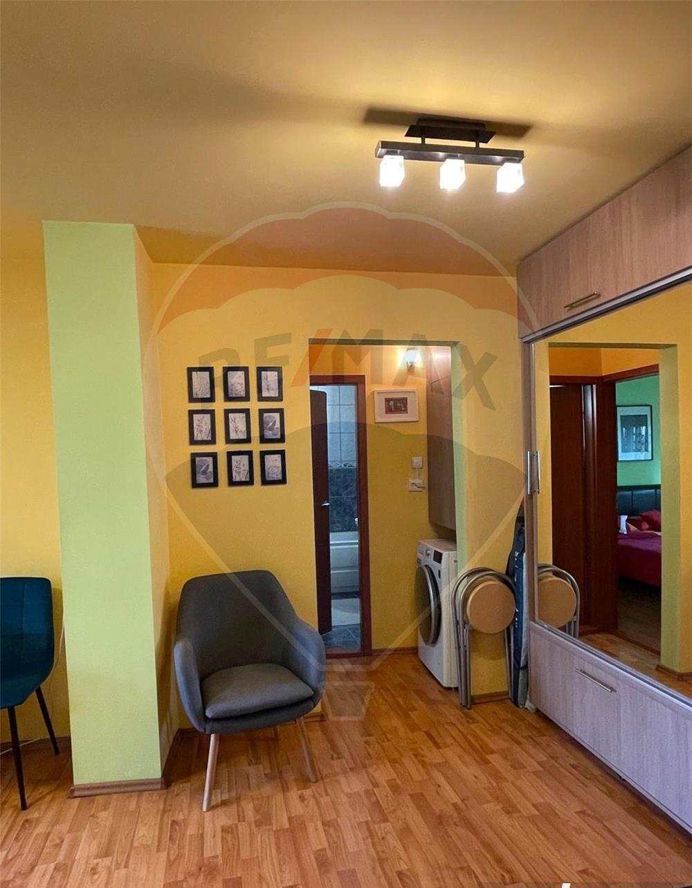 Apartament cu 2 camere de vânzare în zona Soarelui