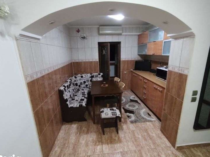 Apartament cu 2 camere, decomandat