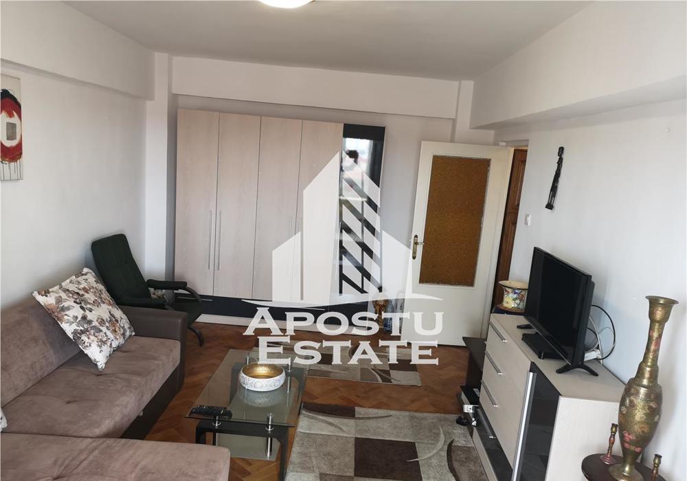 Apartament cu 2 camere, DECOMANDAT, CENTRAL