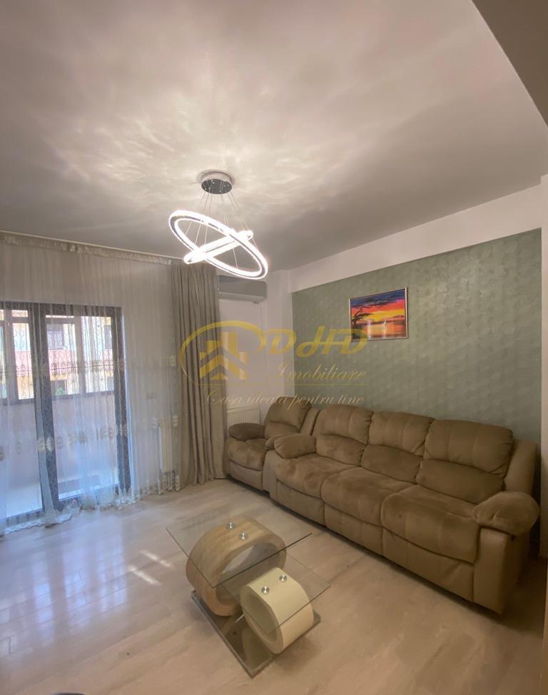 Apartament cu 2 camere, decomandat, etajul 1, cu loc de parcare