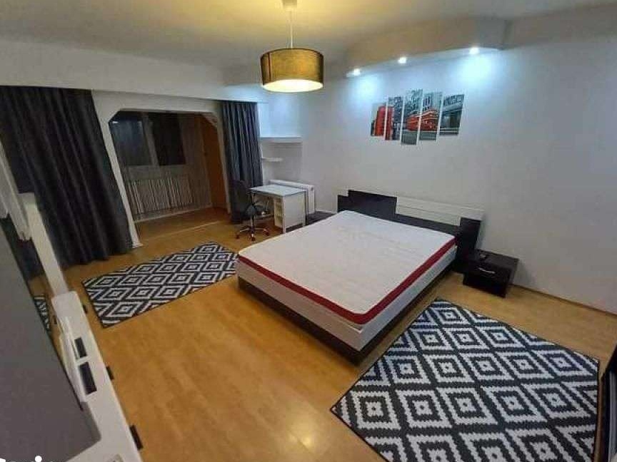 APARTAMENT CU 2 CAMERE, DECOMANDAT, PARCARE, SEMICENTRAL
