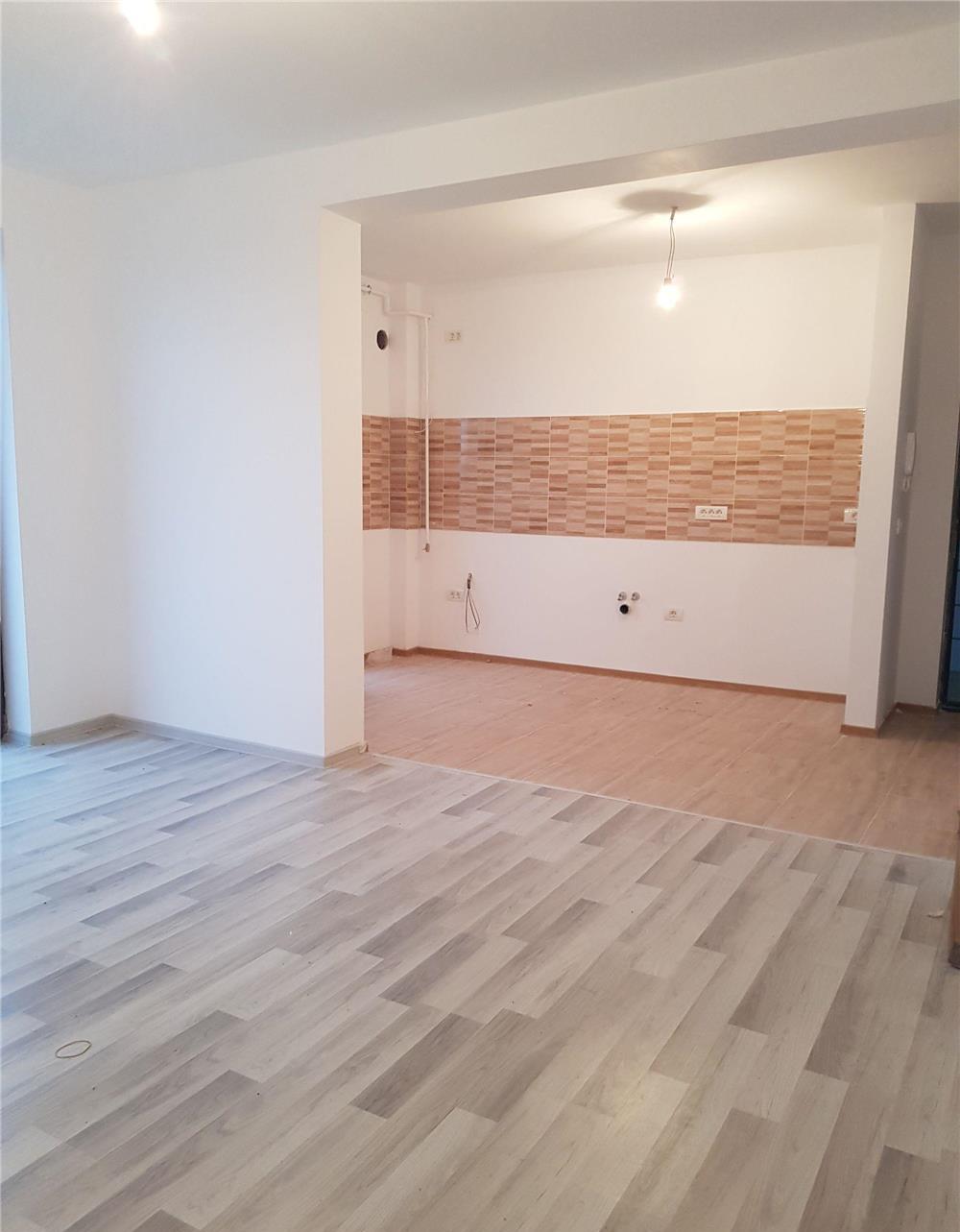 Apartament cu 2 camere- paracare-balcon