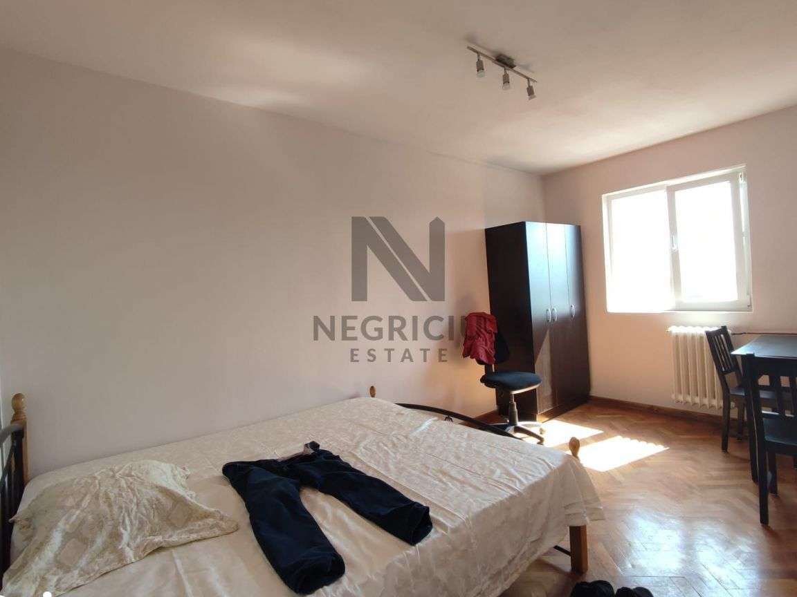Apartament cu 2 camere, semidecomandat, etajul 3/4, in Zona Sagului