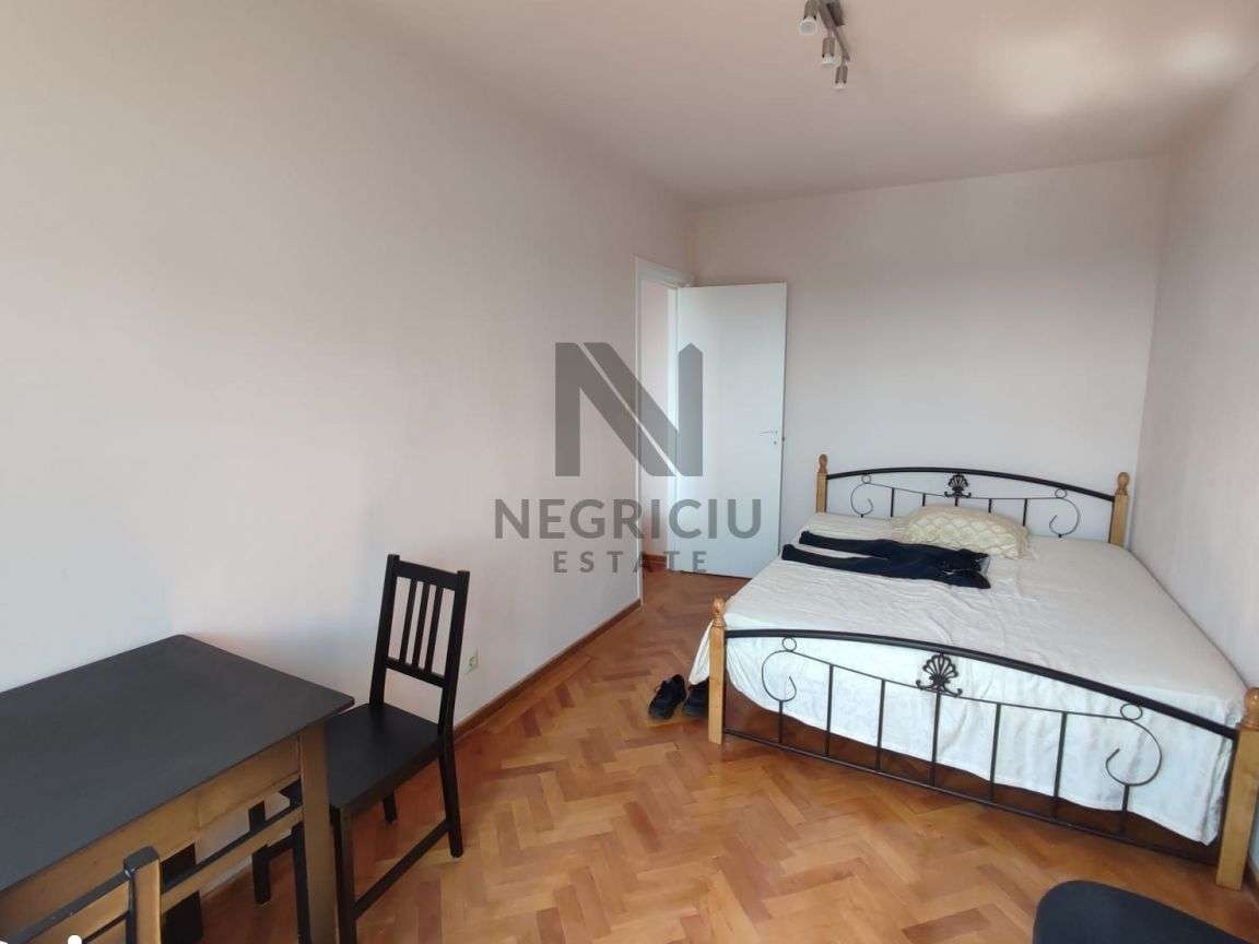 Apartament cu 2 camere, semidecomandat, etajul 3/4, in Zona Sagului