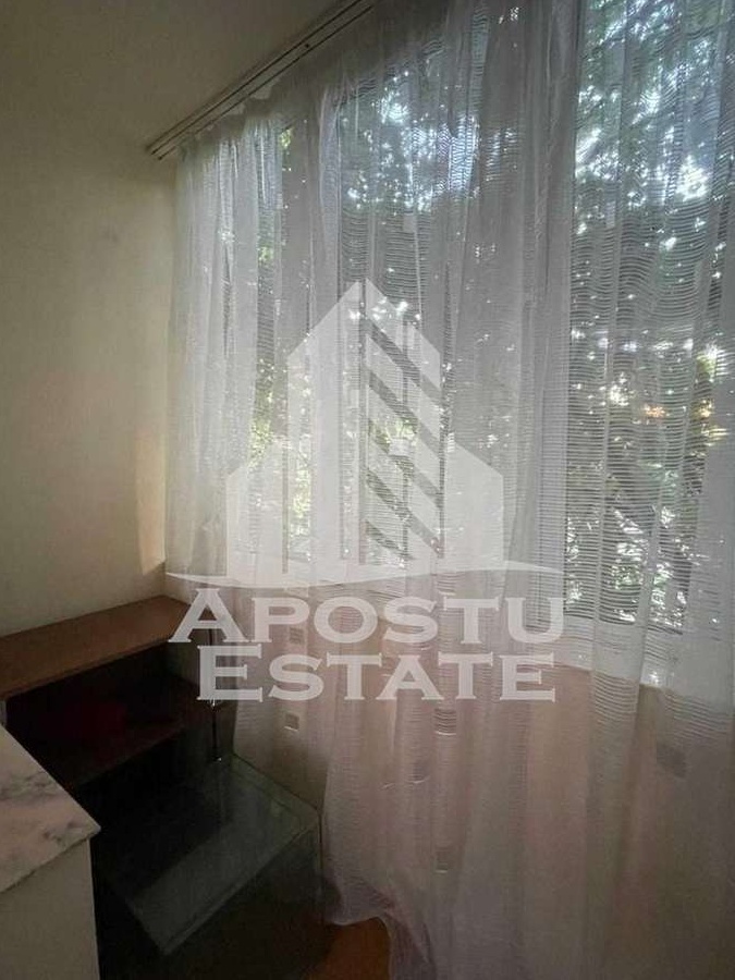 Apartament cu 2 camere, semidecomandat, langa Facultatea de Medicina