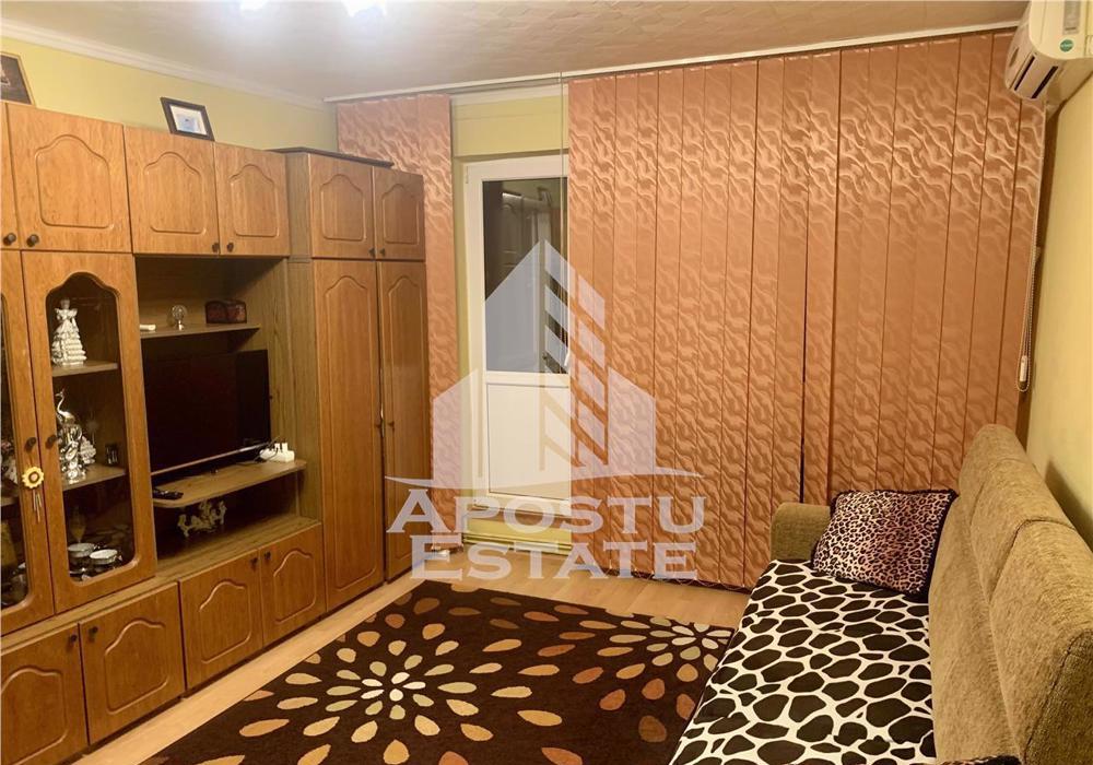 Apartament cu 2 camere, semidecomandat, situat in zona Blascovici