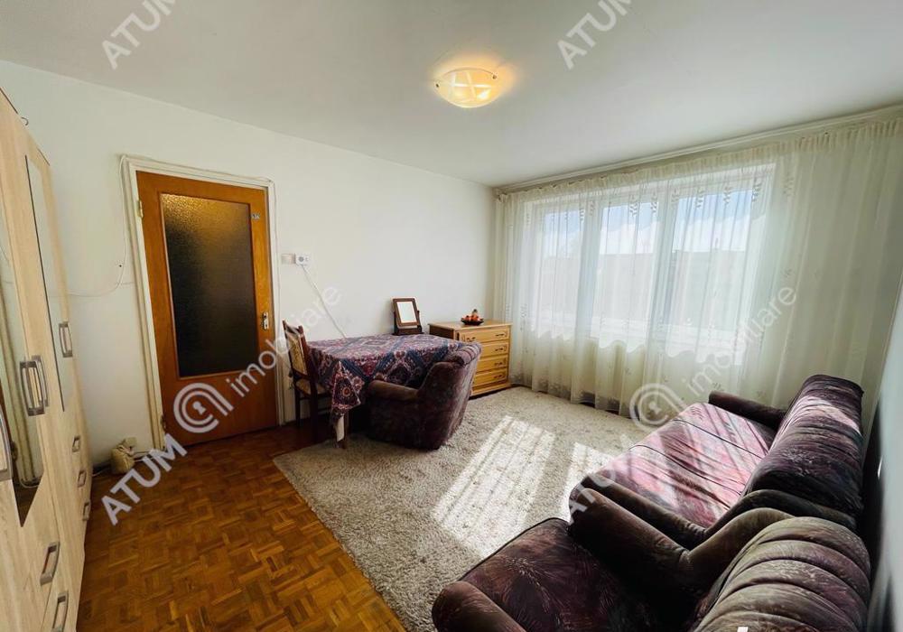 Apartament cu 2 camere semidecomandate si balcon zona Mihai Vitezu