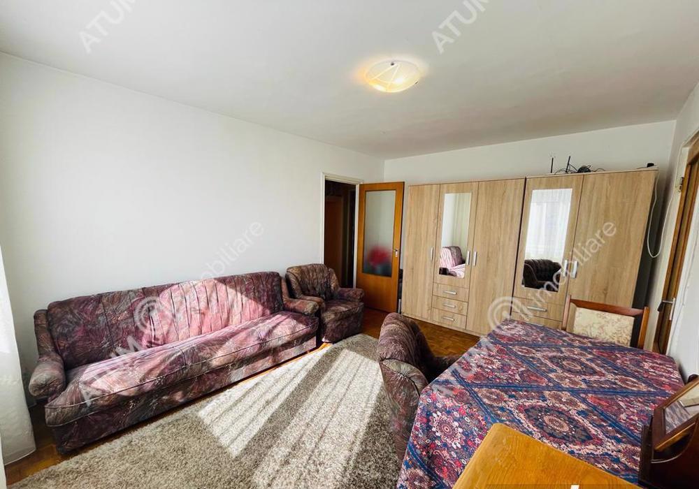 Apartament cu 2 camere semidecomandate si balcon zona Mihai Vitezu