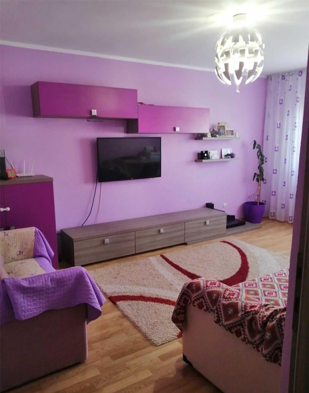 Apartament cu 2 camere,Micro 20