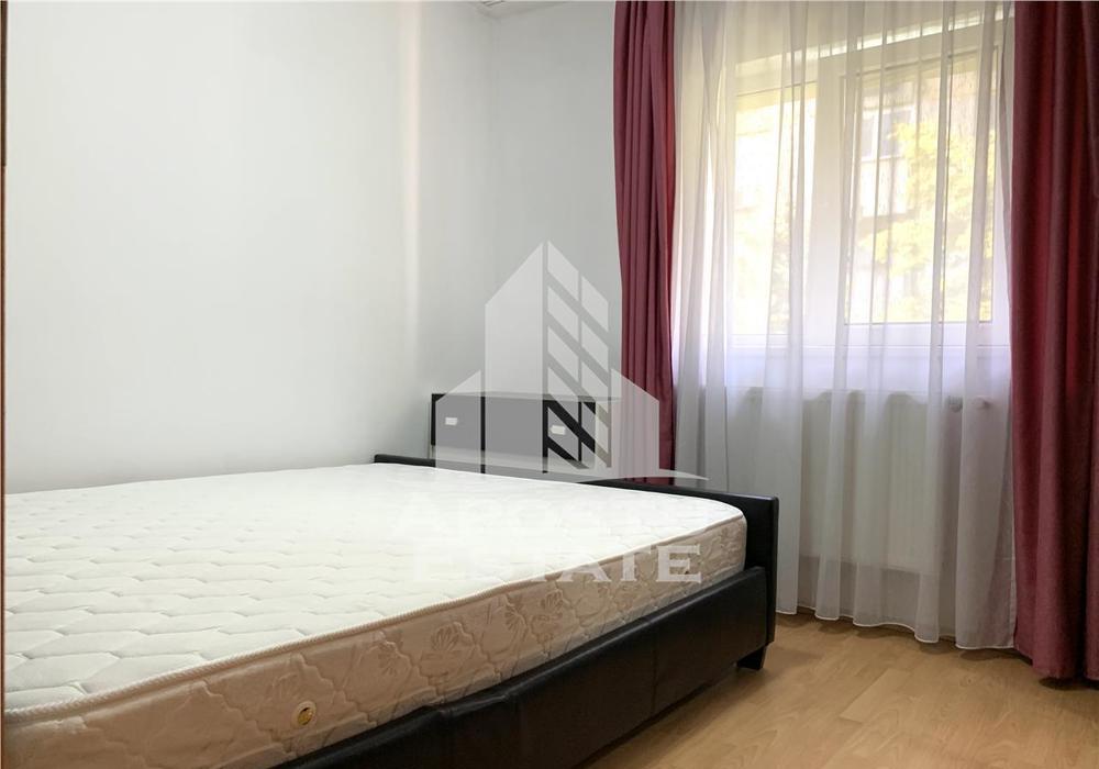 Apartament cu 3 camere, centrala termica, Complexul Studentesc