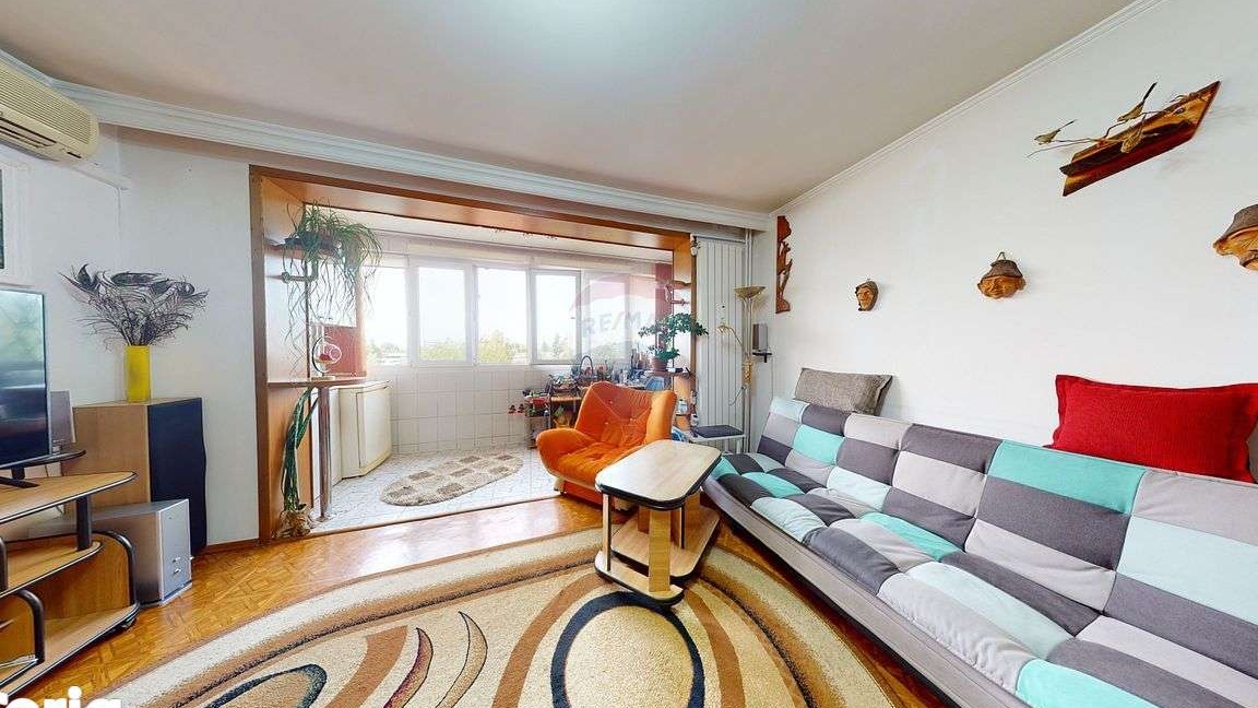 Apartament cu 3 camere de vânzare în zona Gorjului