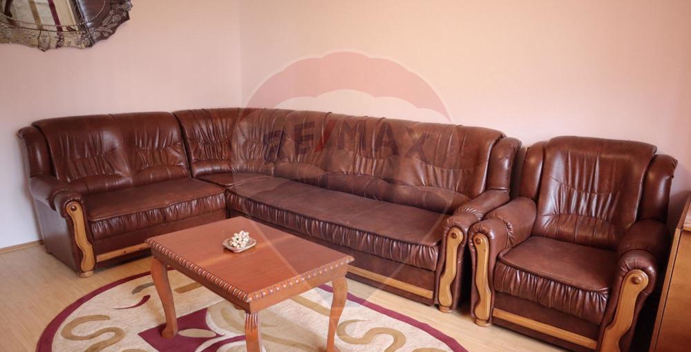 Apartament cu 3 camere de vânzare în zona Mc.Donalds