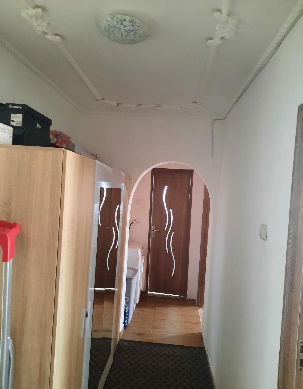 Apartament cu 3 camere decomandat