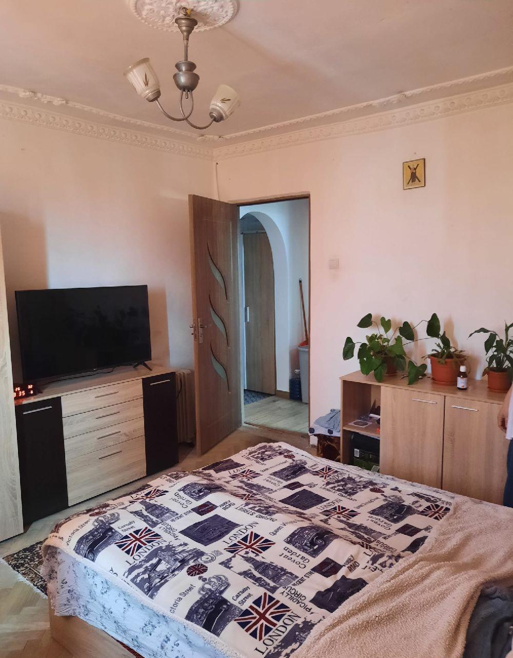 Apartament cu 3 camere decomandat