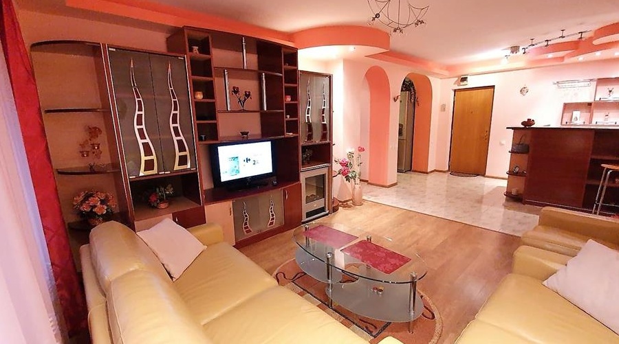 Apartament cu 3 camere decomandate și 2 băi- Constanța