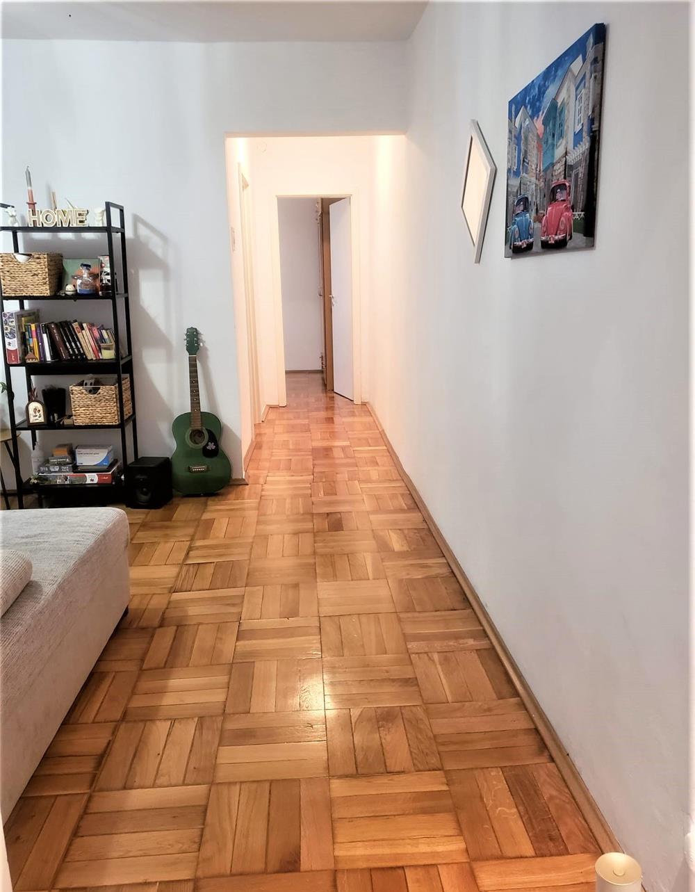 Apartament cu 3 camere, ideal pentru investitie