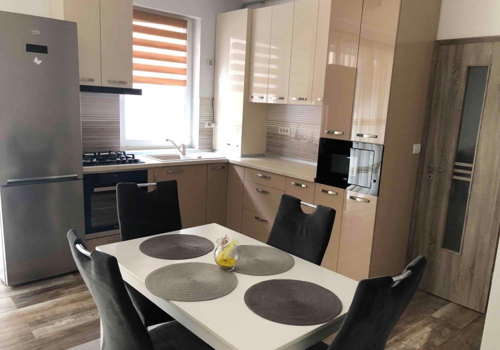 Apartament cu 3 camere in Dumbravita