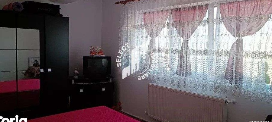 Apartament cu 3 camere inafara haosului cotidian - Zona rediu, aproape