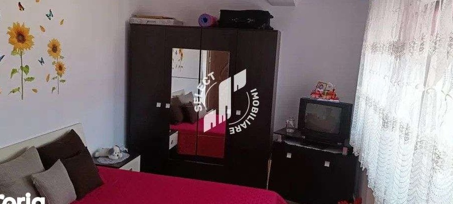 Apartament cu 3 camere inafara haosului cotidian - Zona rediu, aproape