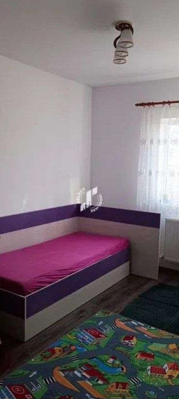 Apartament cu 3 camere inafara haosului cotidian - Zona rediu, aproape