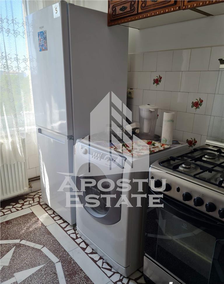 Apartament cu 3 camere semicentral