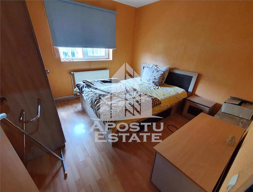 Apartament cu 3 camere situat in zona Lipovei