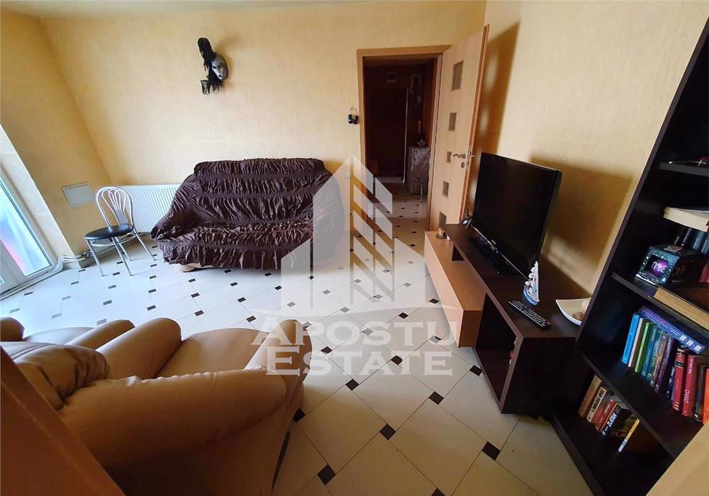 Apartament cu 3 camere situat in zona Lipovei
