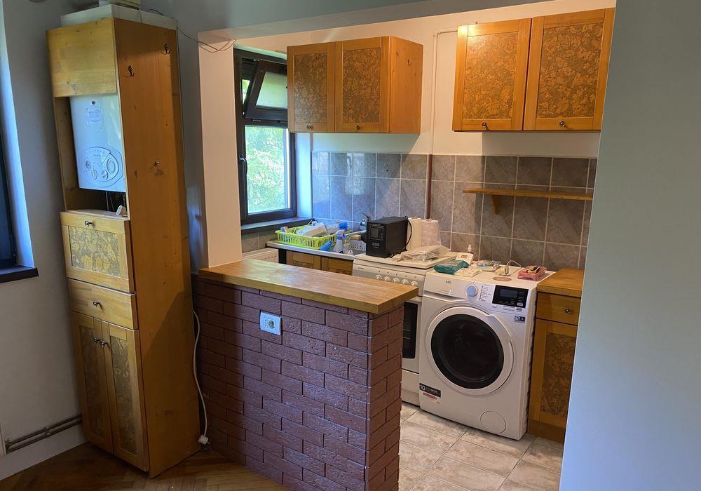 Apartament cu 4 (3) camere - zona Gh Lazar/Dacia, etaj 3, boxa in CF