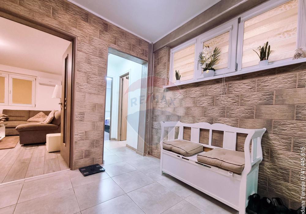 Apartament cu 4 camere de vânzare în zona Pantelimon