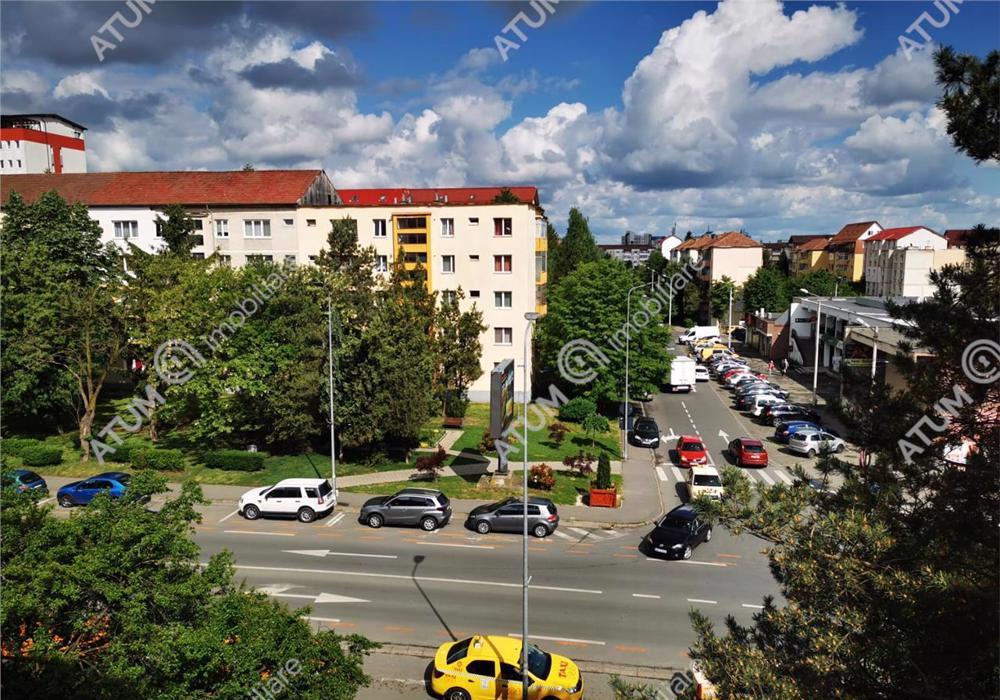 Apartament cu 4 camere decomandate si 2 bai in zona Nicolae Iorga