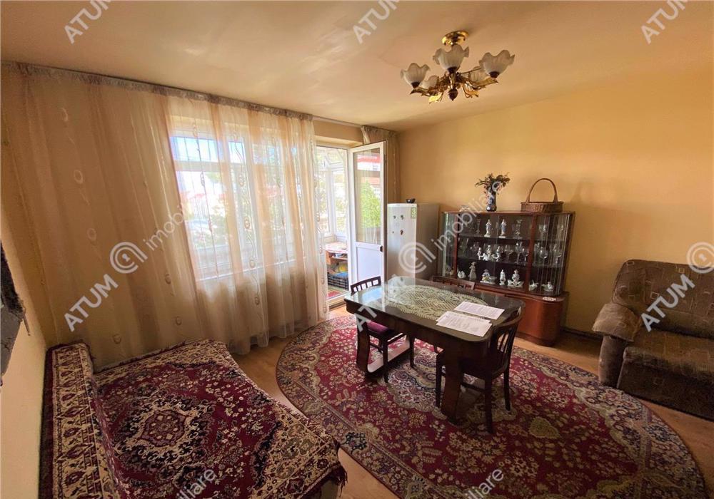 Apartament cu 4 camere decomandate si 2 bai in zona Nicolae Iorga