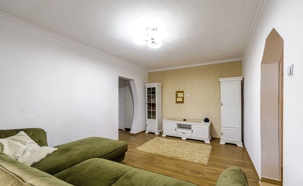 Apartament cu 4 camere în Micălaca