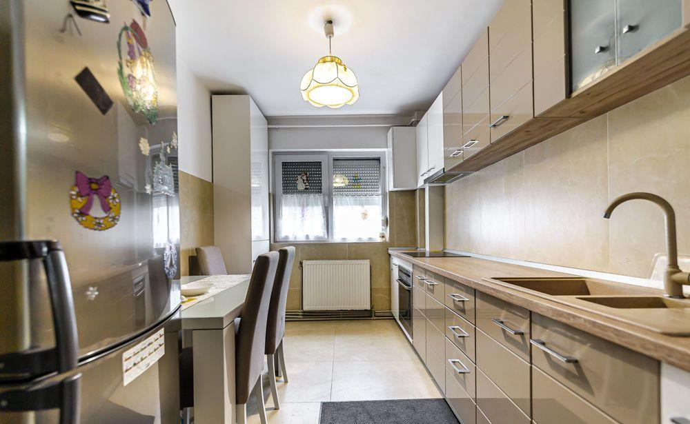 Apartament cu 4 camere în Micălaca