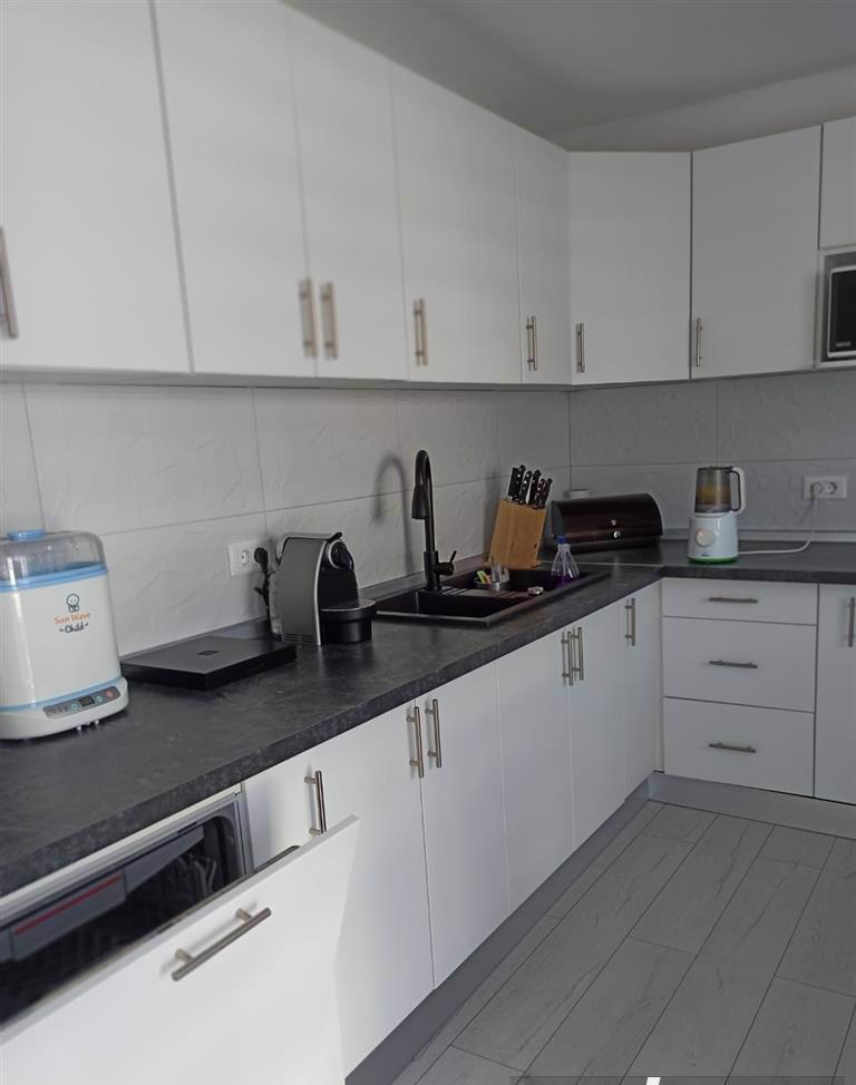 Apartament cu 5 camere de vanzare in Selimbar  zona Brana 130 mp