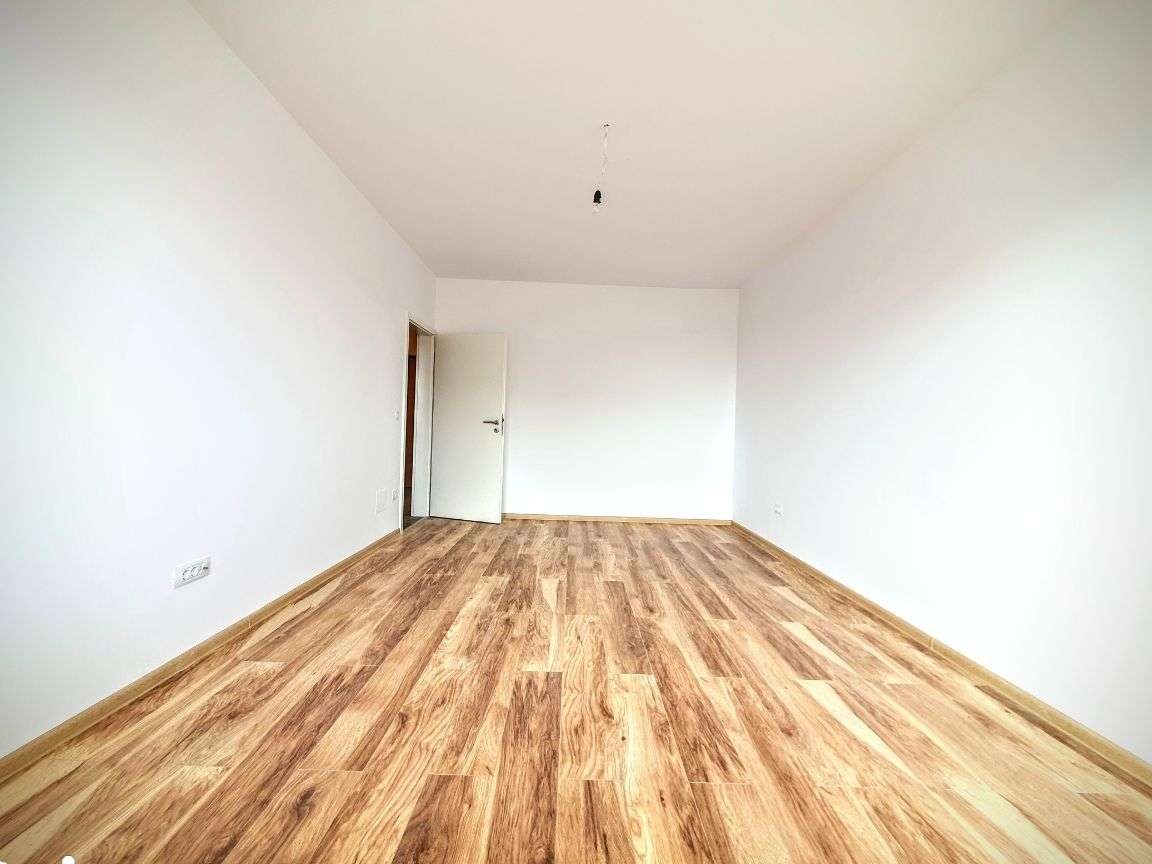 Apartament cu doua camere 55mp, Tractorul