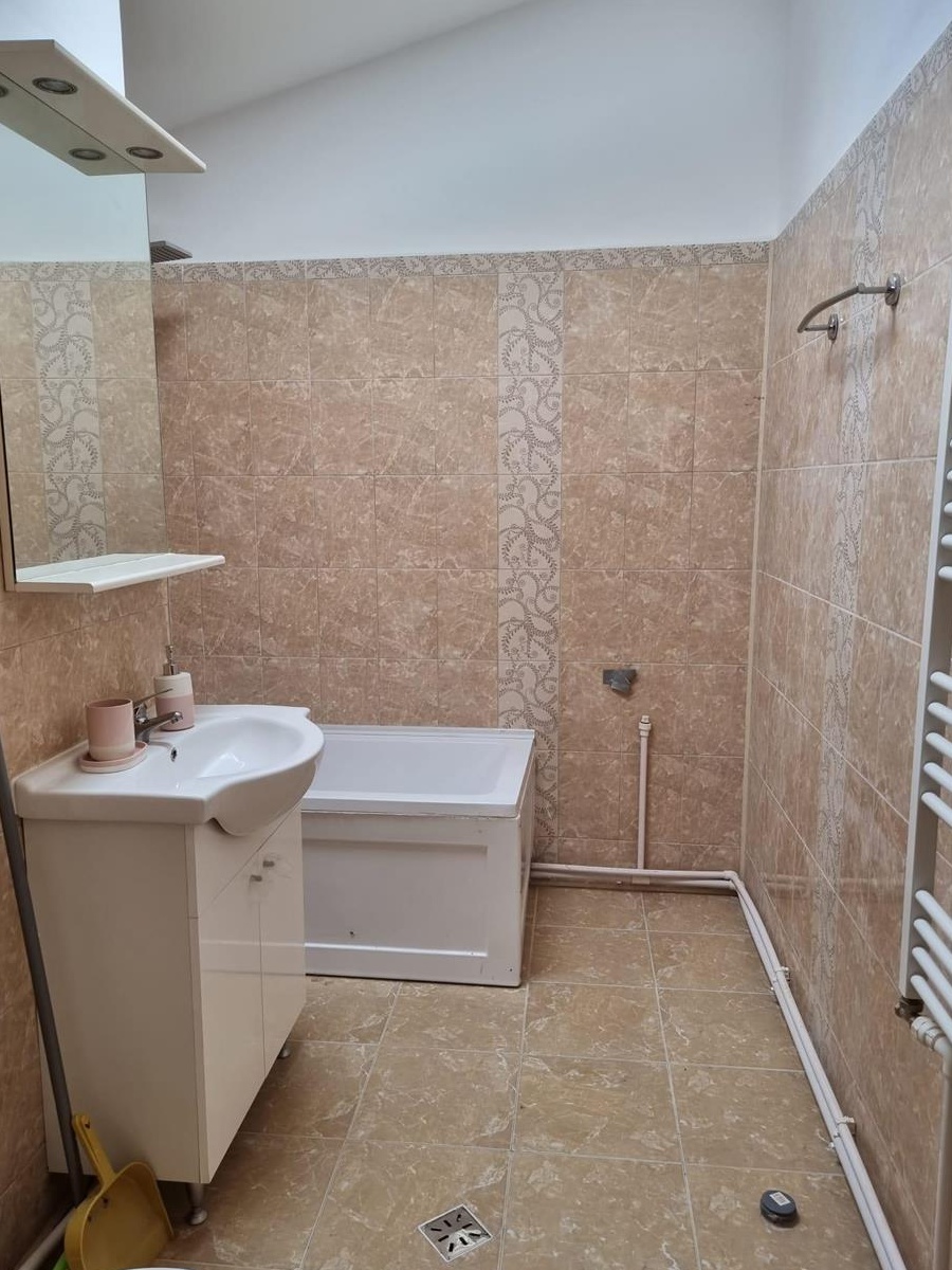 APARTAMENT CU DOUA CAMERE DE INCHIRIAT
