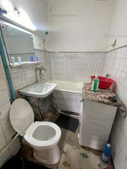 Apartament cu doua camere de vanzare Podu  Ros ,Racovita.