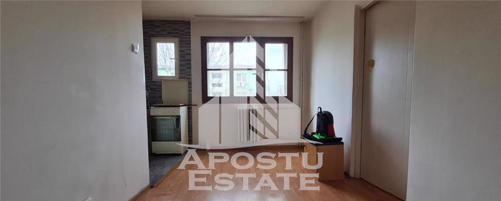 Apartament cu doua camere, etaj intermediar, zona Sagului, piata Doina