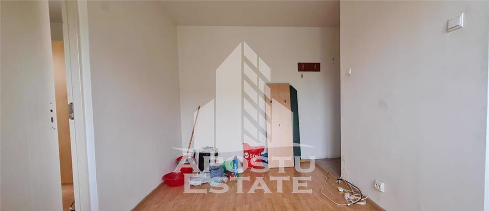 Apartament cu doua camere, etaj intermediar, zona Sagului, piata Doina