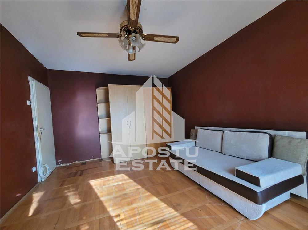 Apartament cu o camera, etajul 1, Aradului
