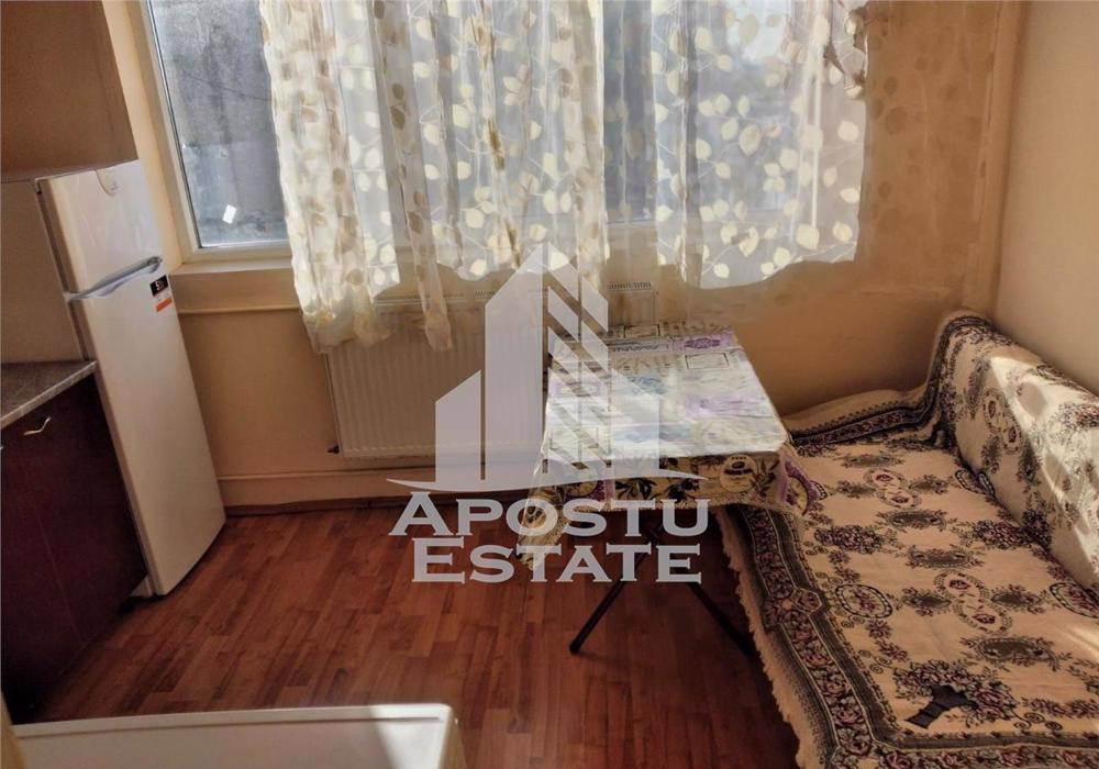 Apartament cu o camera, Zona Steaua-Sagului