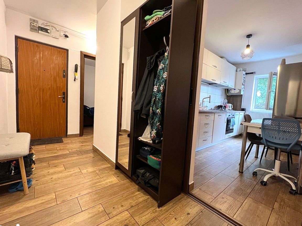 Apartament de 2 camere, 54 mp, decomandat, Zona Astra