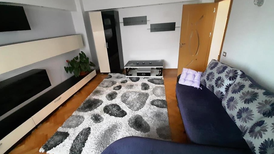 Apartament de 3 camere decomandate in zona Centrala