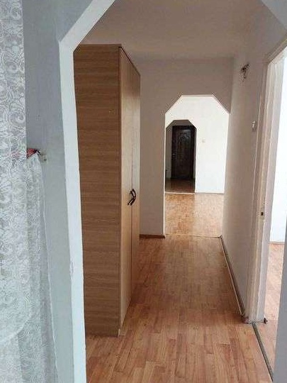 Apartament de 3 camere semidecomandat 4/4 Urziceni, judetul Ialomita