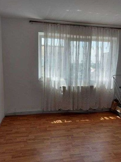 Apartament de 3 camere semidecomandat 4/4 Urziceni, judetul Ialomita