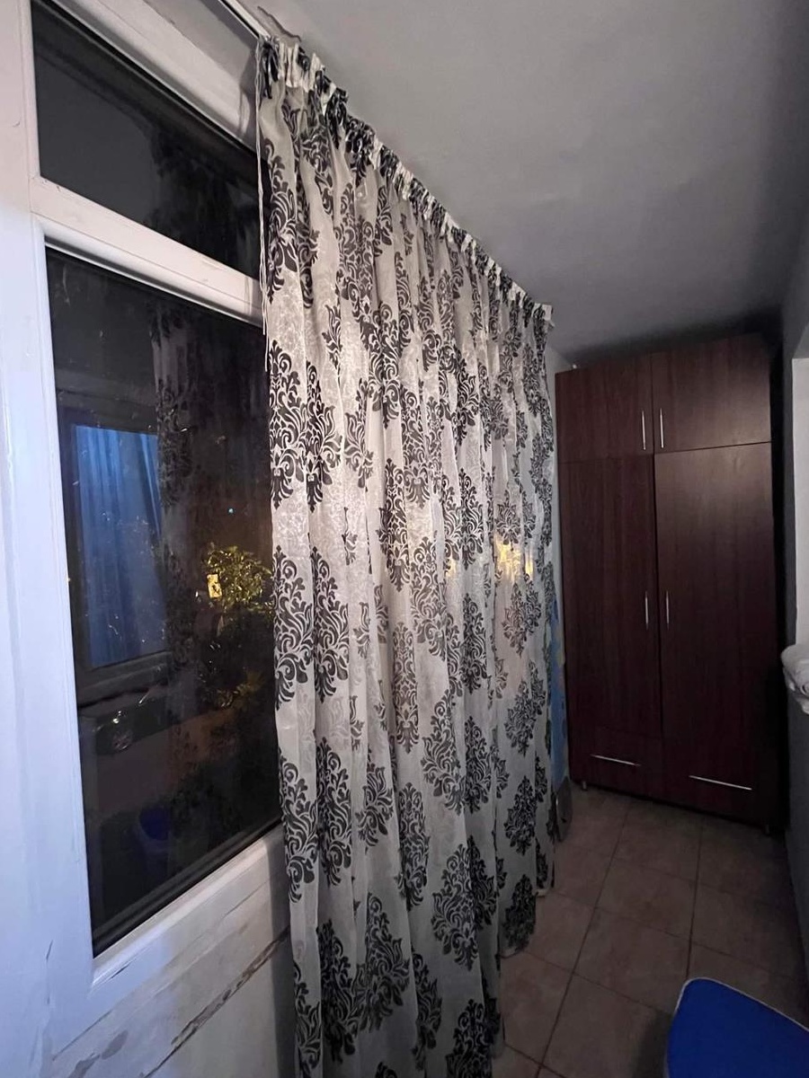 apartament de ichiriat valea rosie etajul1 cu centrala proprie